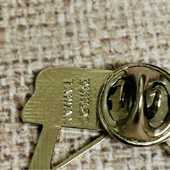 VTG Dunlop Silver Black Enamel Keyboard Pin - Picture 3 of 3
